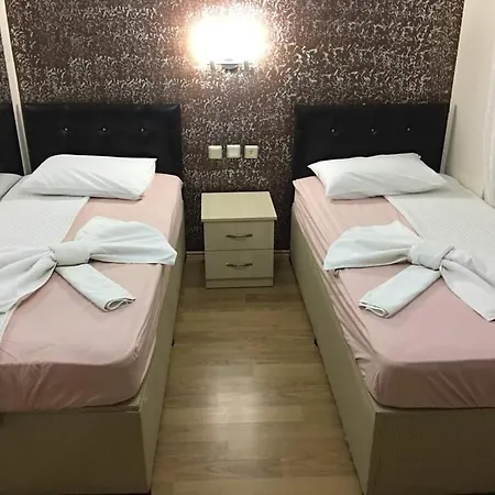 Toros Hotel Отель